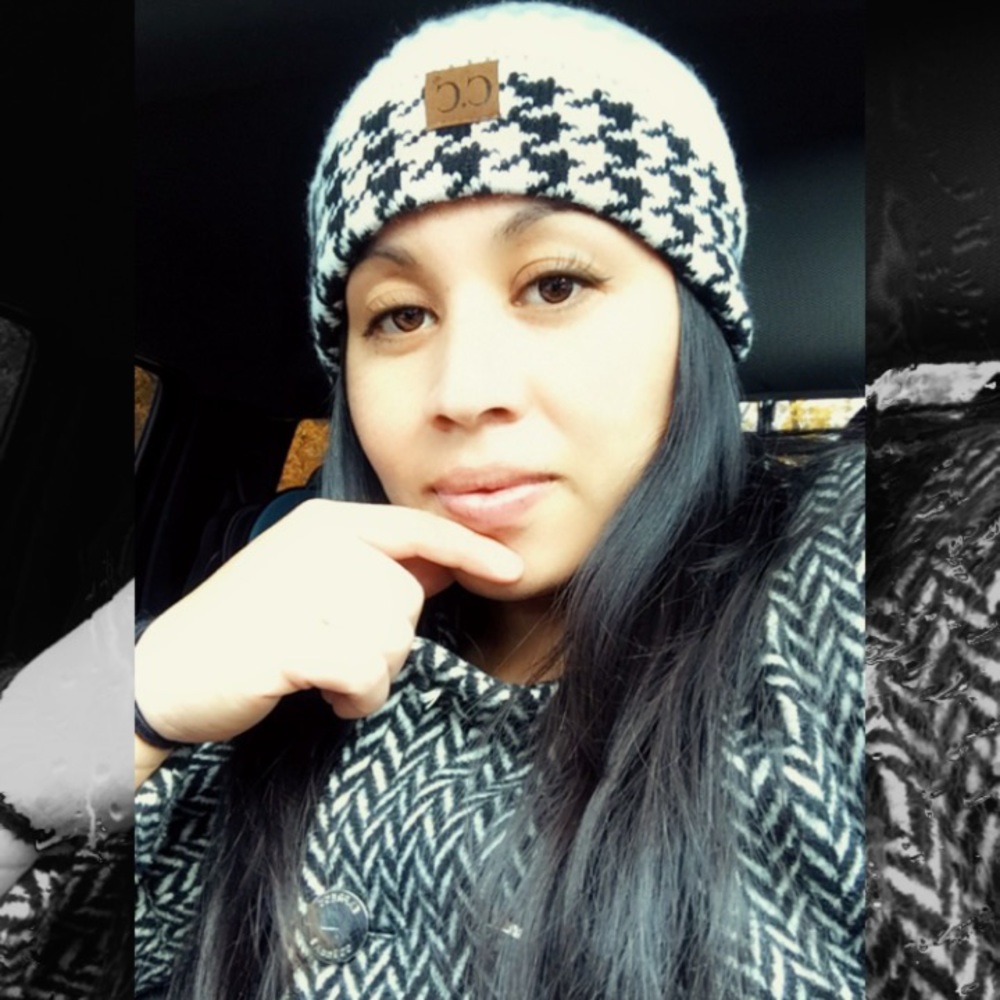 Meet your Posher, Yesenia